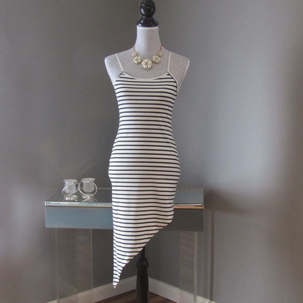 NEW Baluoke Black & White Asymmetrical Dress M